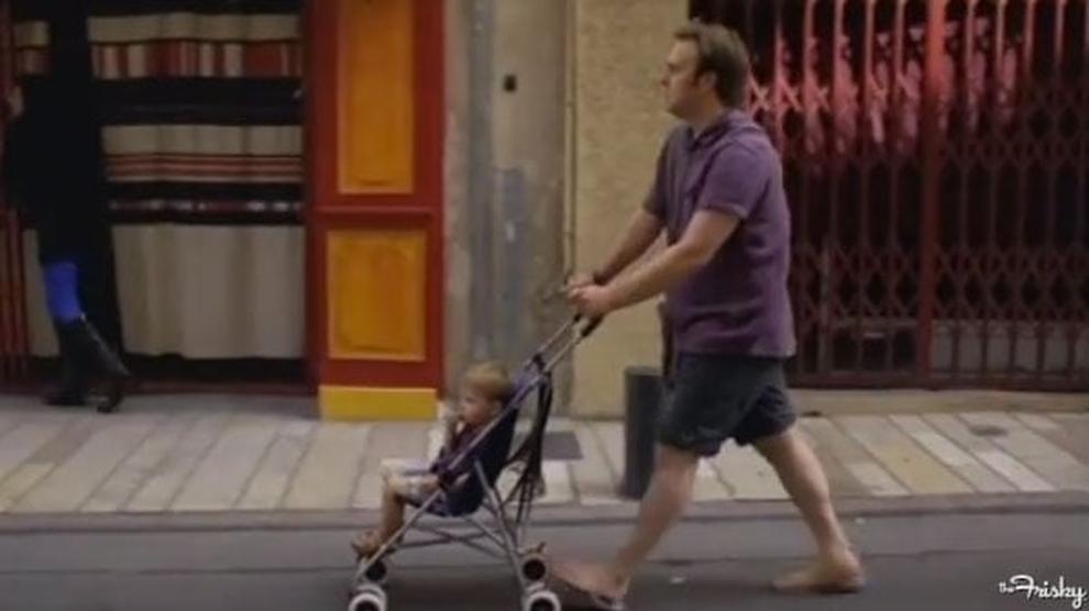 Le mot "film" en français est emprunté à l'anglais mais s'est naturellement rattaché au genre masculin.
