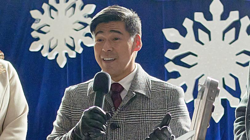 Wong observe une évolution positive chez Hallmark concernant la diversité et l'inclusion. Le studio adapte ses récits pour intégrer des familles et couples plus représentatifs de la société actuelle. En tant qu'artiste LGBTQ asiatique-canadien, Wong voit dans cette évolution une opportunité de rôles plus riches et variés.