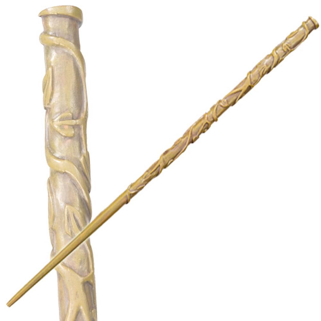 Après la perte de sa baguette, Hermione est contrainte d’utiliser la baguette de Bellatrix Lestrange, qu’Harry a volée lors de leur fuite de Malfoy Manor. Cette baguette mesure 123⁄4 pouces, en noyer, et contient un noyau en cœur de dragon.