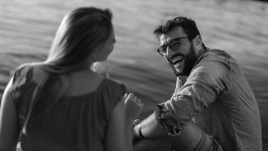 Ces questions, en apparence simples, révèlent beaucoup quand elle répond avec honnêteté. Le silence ou l’évitement sont souvent eux aussi des réponses.