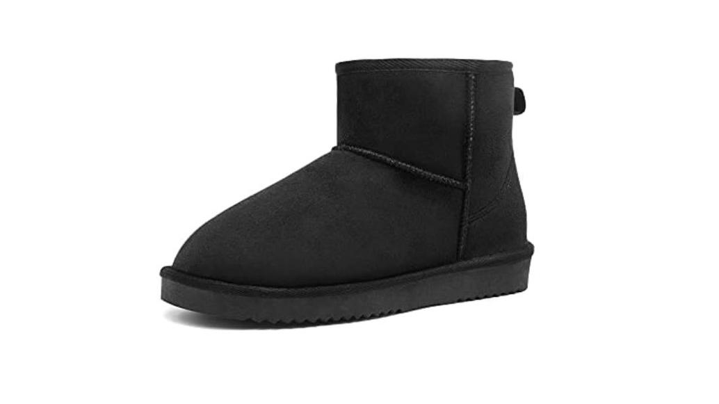 Koolaburra by Ugg est une marque de chaussures authentiques en peau de mouton qui appartient désormais à la famille Deckers Brands, tout comme Ugg.Mais ne vous méprenez pas, c’est plus qu’un simple clone bon marché. C’est une alternative stylée, confortable et abordable, conçue pour un style de vie contemporain, avec son propre caractère.