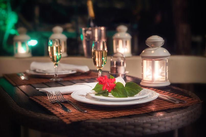 Résumé des points clés pour une soirée romantique réussie