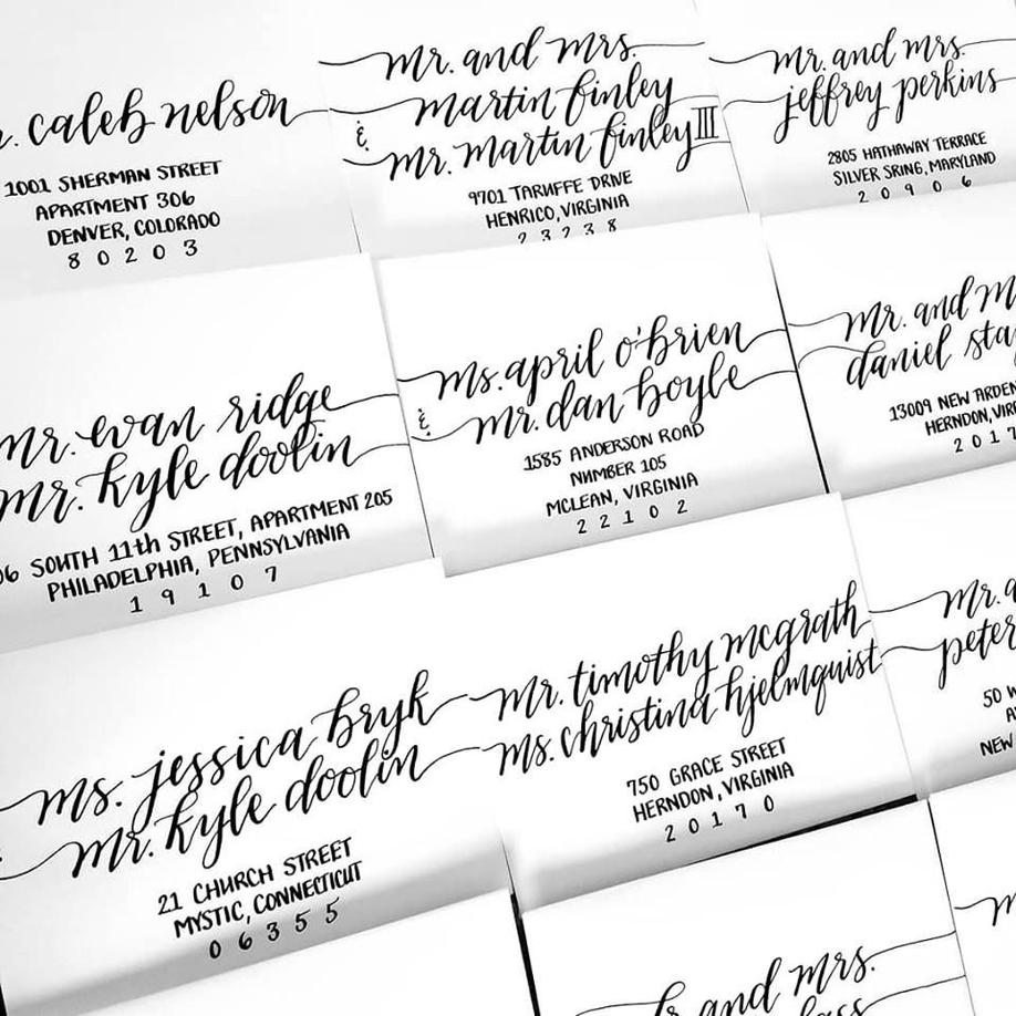 Des enveloppes de mariage créatives pour marquer les esprits