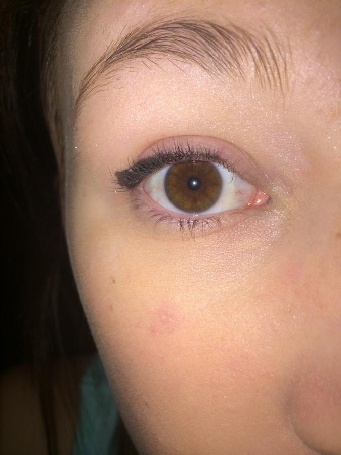 Est-ce que vous mettez d’abord du mascara ou du fard à paupières ? Le guide complet pour un regard impeccable