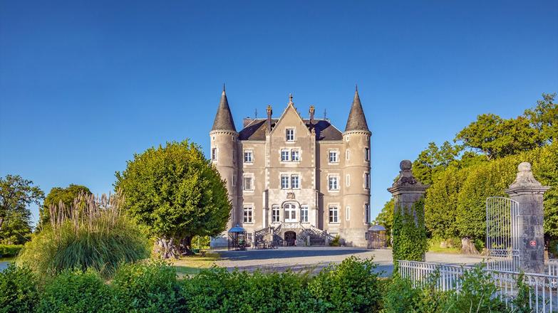 Les spéculations et rumeurs en ligne ont enflammé la toile. Pourtant, Angel, dans une vidéo Instagram très claire, a réfuté catégoriquement ces bruits :"Nous n’avons absolument pas vendu le château. C’est notre maison pour toujours, et il ne sera jamais mis en vente."