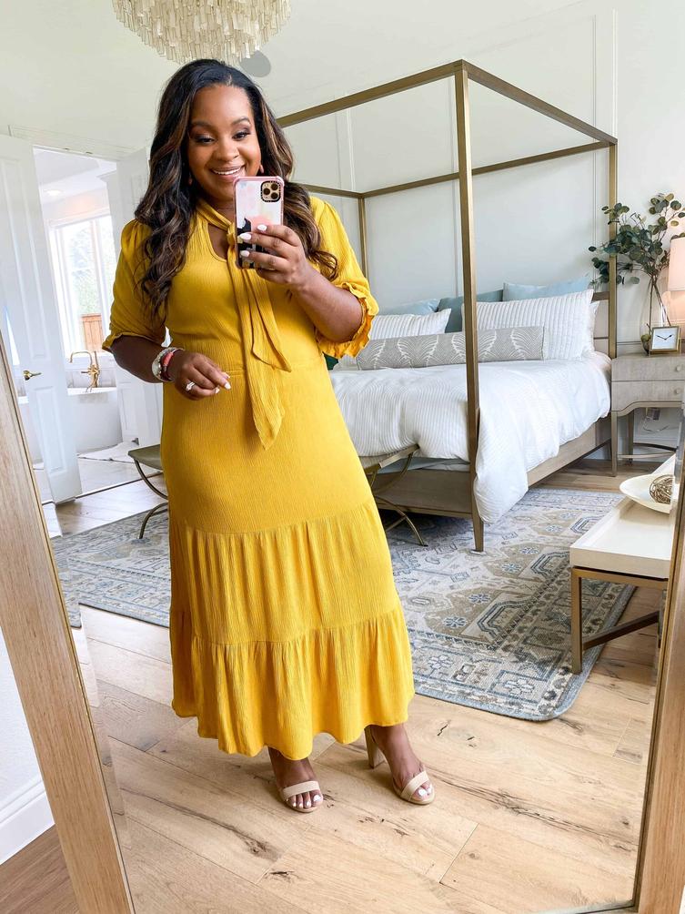 Réponse courte : le choix de la robe dépend avant tout du type de mariage, du lieu, de la saison, de votre morphologie et du dress code. Parmi les options phares, on trouve la robe longue élégante, la robe cocktail raffinée ou la robe à imprimés floraux. L’essentiel est d’être à la fois chic, confortable et respectueuse de l’occasion.