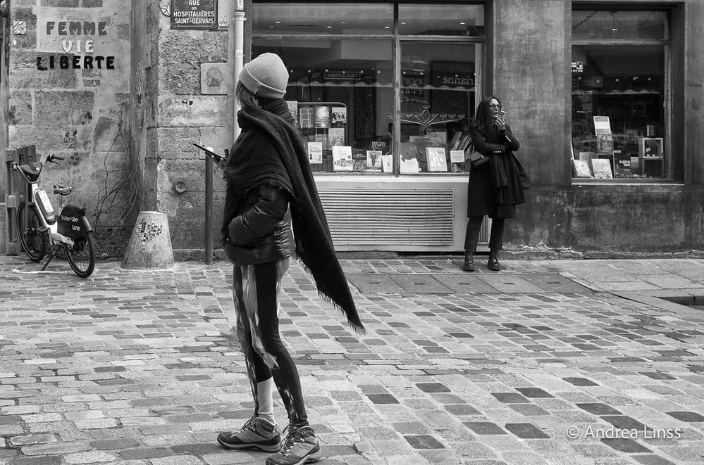 La traduction littérale : I am in Paris