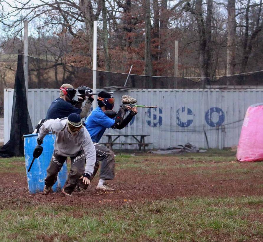 Chaque joueur porte une bulle gonflable sur le haut du corps, autorisant les contacts spectaculaires sans blessure. Le but reste de marquer un maximum de buts. Idéal pour rire et partager un moment de légèreté.