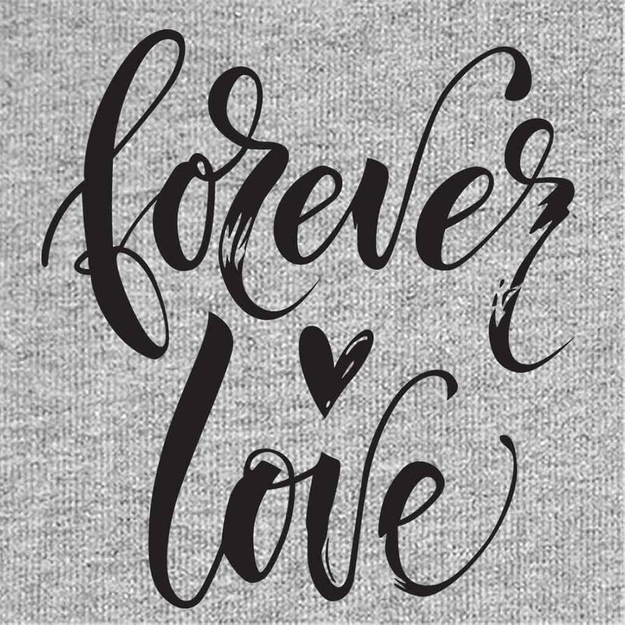 « Je t’aime pour toujours » est une expression que l’on réserve à des moments forts. On ne la glisse pas dans une conversation banale. Elle sert souvent lors d’anniversaires, de déclarations passionnées, ou lorsque l’on veut rassurer une personne sur la solidité de ses sentiments. Par exemple :