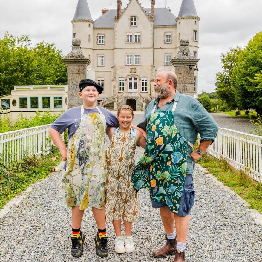 Le Château de la Motte-Husson, cette immense demeure du XIXe siècle située à Martigné-sur-Mayenne, ne vaut pas moins de 2 millions de livres sterling aujourd’hui, soit environ sept fois plus que son prix d’achat initial de 280 000 £ en 2015.Cette transformation spectaculaire illustre bien comment la passion, l’audace et un brin de folie peuvent faire exploser la valeur d’un bien immobilier d’époque.