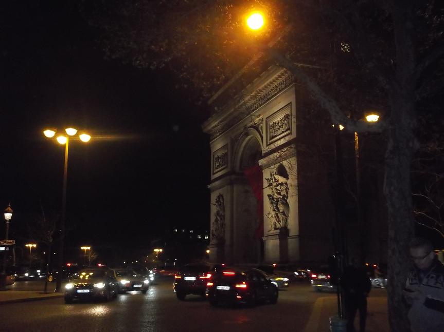 Plus qu’un monument : un symbole et un rite national