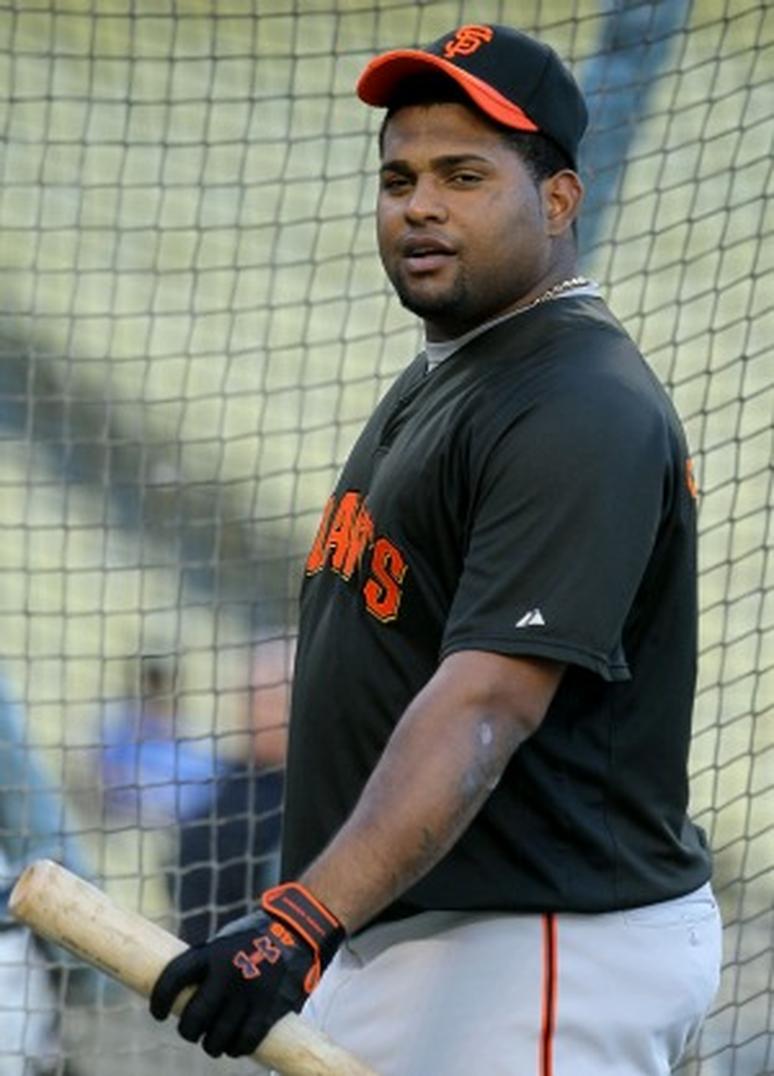 Auparavant, il utilisait des cuillères adaptées à sa faible dextérité, avec des manches ergonomiques pour améliorer la prise en main. Des infirmiers l’assistaient dans les gestes complexes, notamment la préparation et l’administration des repas. La robotique a aussi permis d’automatiser certains processus alimentaires dans ses dernières années.