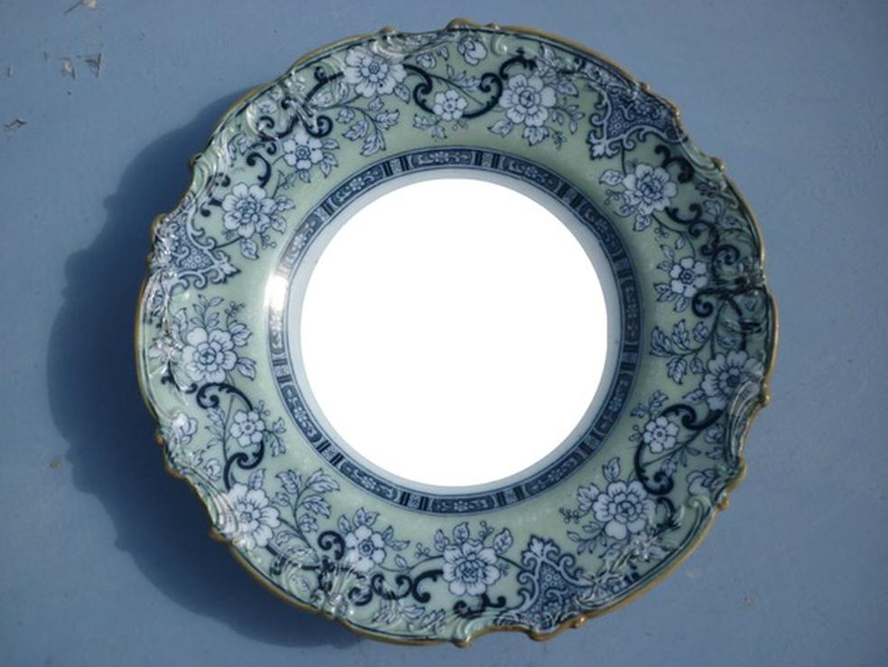 La coutume veut que l’on offre un cadeau en lien avec le granit. Par exemple, un bijou ou un objet fabriqué dans cette matière symbolique. Ce geste honore la solidité et l’engagement durable du couple.