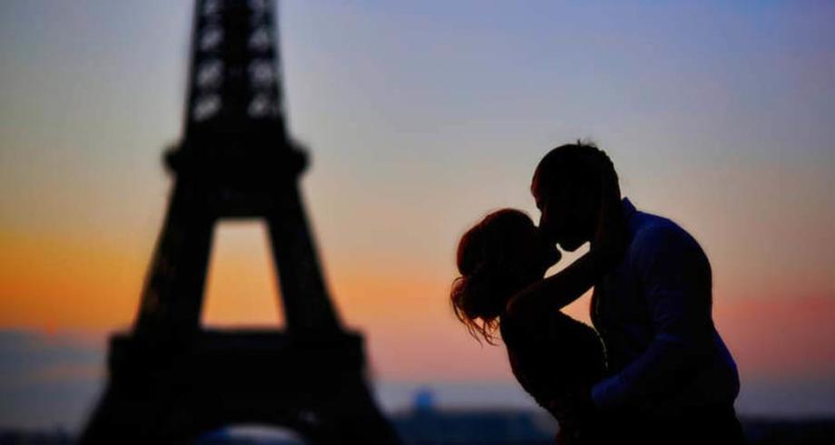 “Mon Chéri” en anglais : un mot qui sautille de la langue française