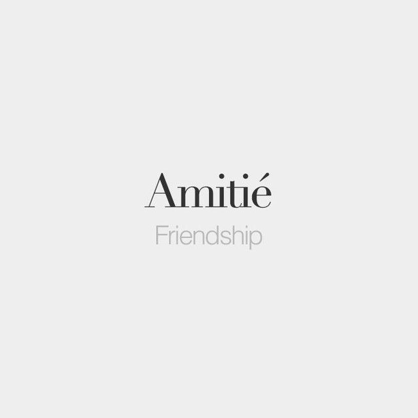 Nous savons tous que « je t’aime » est la clé d’entrée classique en matière d’amour. Mais le français fourmille d’expressions charmantes et variées pour pimenter nos déclarations :