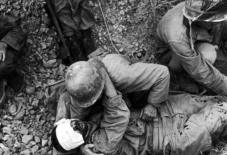 Combien d'Américains sont morts à Okinawa ? Un regard approfondi sur la bataille la plus sanglante du Pacifique