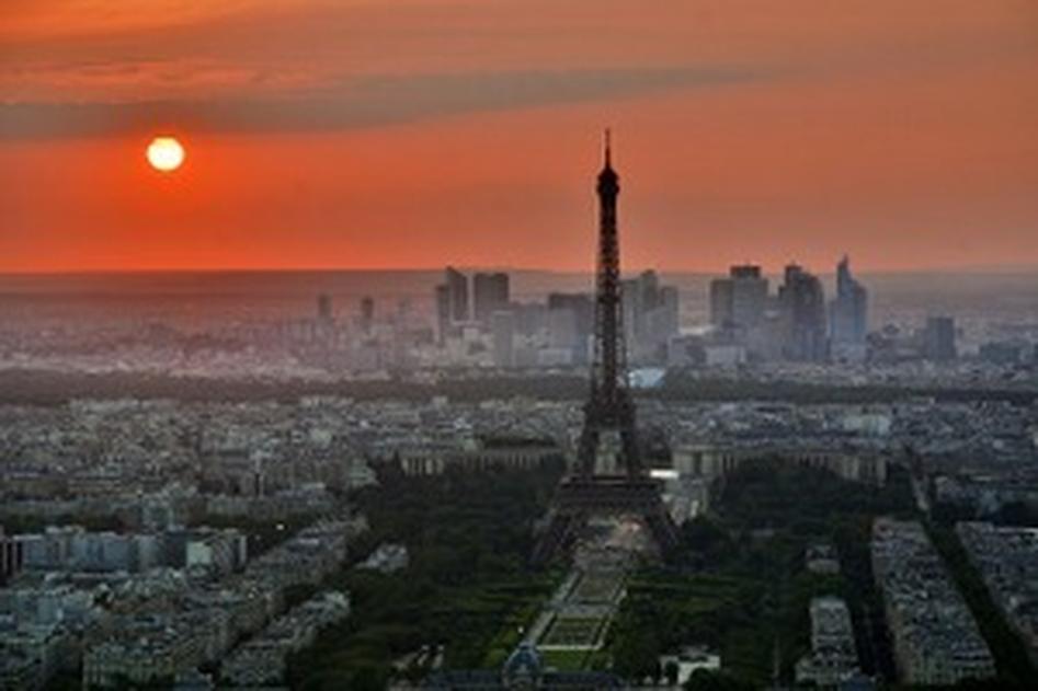 Conseils pour prononcer et utiliser correctement « Je suis à Paris »