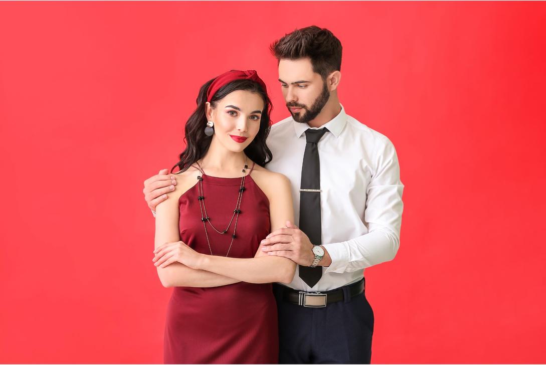 Pour beaucoup, le mariage symbolise un amour profond et une confiance mutuelle. Il s’agit d’un acte public qui officialise une promesse de fidélité et de soutien réciproque. Une cérémonie de mariage célèbre ce lien unique.