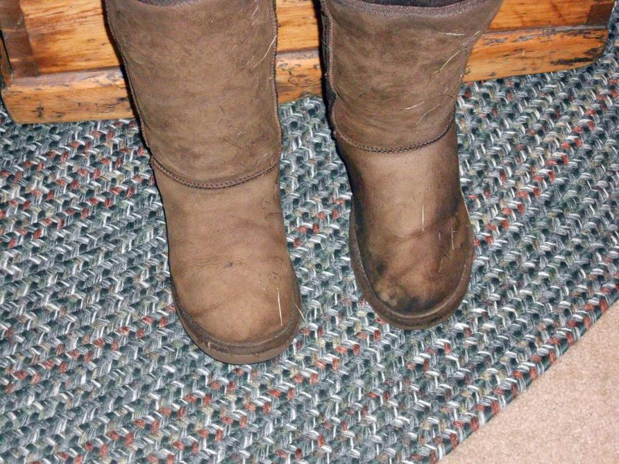 Vous êtes sceptique sur le coût d’une paire UGG ? Rappelez-vous qu’une bonne paire à 30 euros, ça peut durer plusieurs années, ce qui est une sacrée performance quand on pense que les chaussures ordinaires vous lâchent souvent avant la fin de la saison.