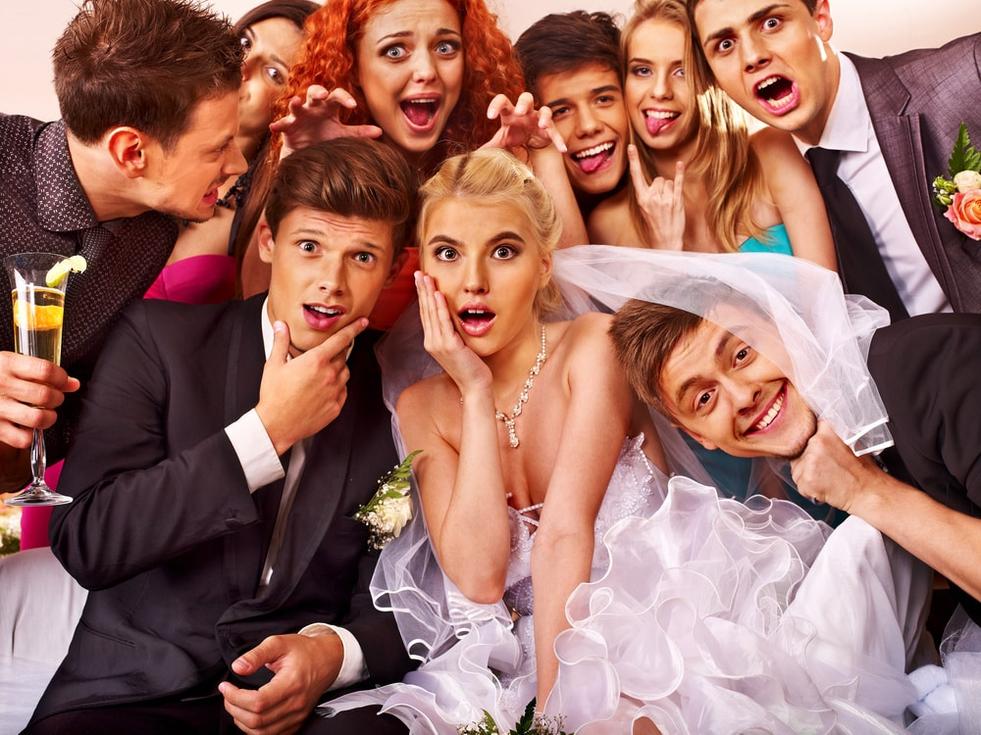 Par exemple, dans le Royaume-Uni, leHome Officedéfinit ce mariage comme « une union qui n’est pas sincère, où l’un des époux cherche à profiter d’un avantage migratoire. Il n’y a pas de relation réelle, de dépendance, ni de volonté de vivre en couple. »