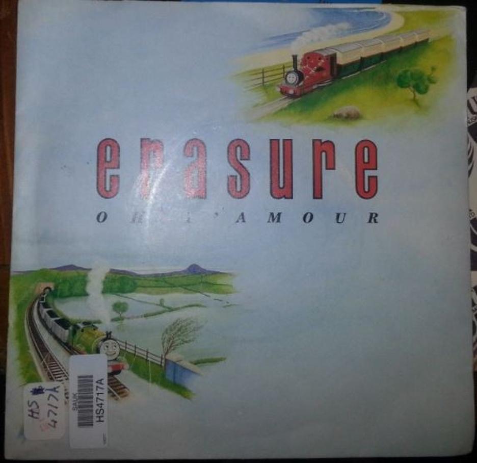 Erasure a marqué l'industrie musicale de nombreux hits, avec un style s’appuyant fortement sur les synthétiseurs. Vince Clarke, auparavant membre de Depeche Mode et Yazoo, apporte une expertise notable en matière d’écriture et production électronique. Andy Bell donne à chaque chanson une voix claire et reconnaissable.