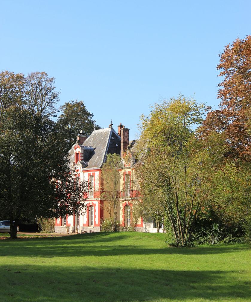 « Nous avons emménagé en août 2021 après une année de location », explique Tim. Pour l’instant, Tim et Margreeth vivent avec ses parents tout en poursuivant la rénovation du château.