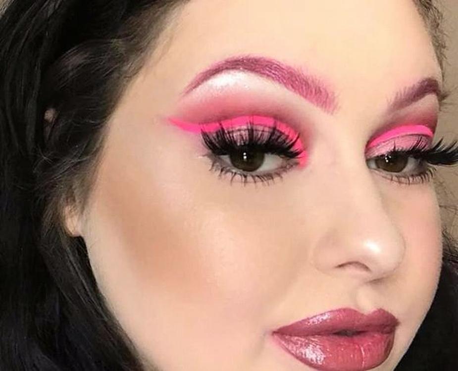 – Vraiment ? Rose, comme une robe ou un bonbon ?
