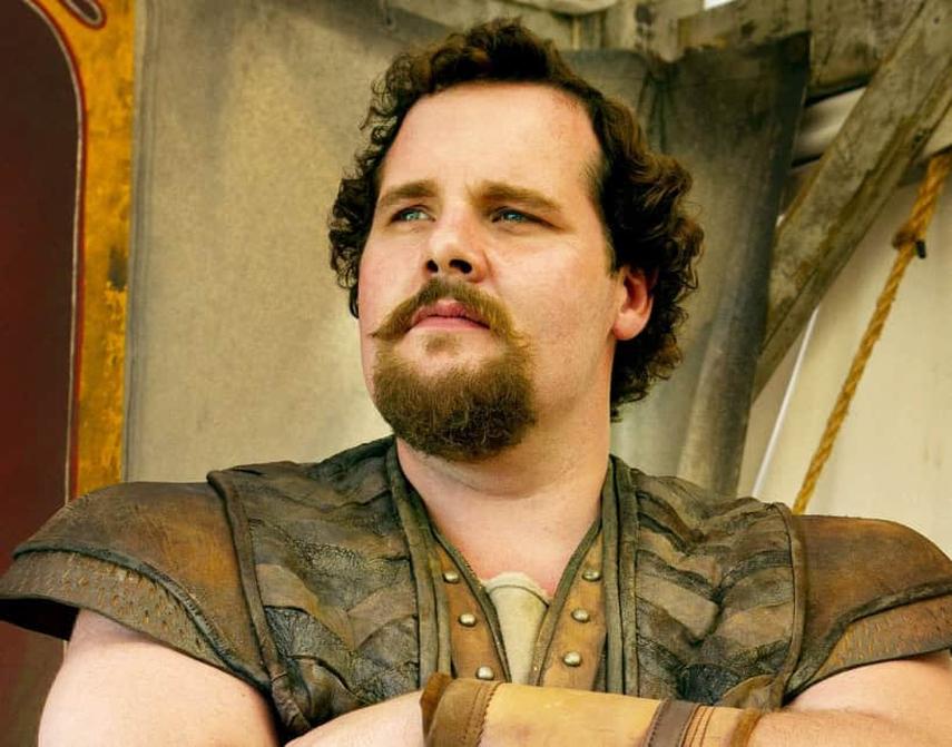 Historiquement, la VF domine en France en raison d’une tradition de doublage robuste. Toutefois, la demande pour les versions originales (VO) et les versions sous-titrées (VOST) augmente, notamment auprès des jeunes spectateurs et des touristes. De plus en plus de salles diffusent ces alternatives.