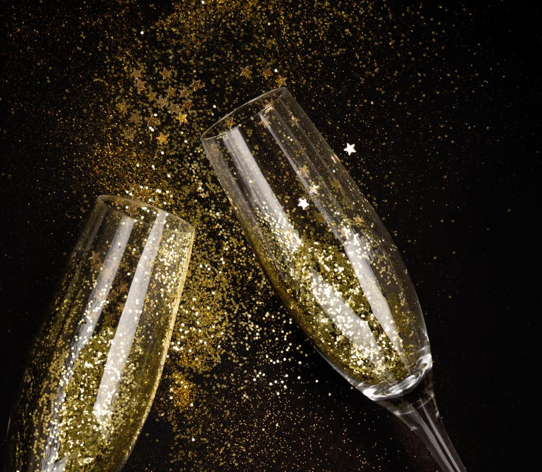 L’anniversaire des 50 ans est appelé le Jubilé d’or.Ce terme, chargé d’histoire et de symboles, souvent utilisé pour marquer un demi-siècle, ne concerne pas seulement les rois ou les reines, mais aussi les moments clés de la vie comme un mariage ou même une entreprise florissante.