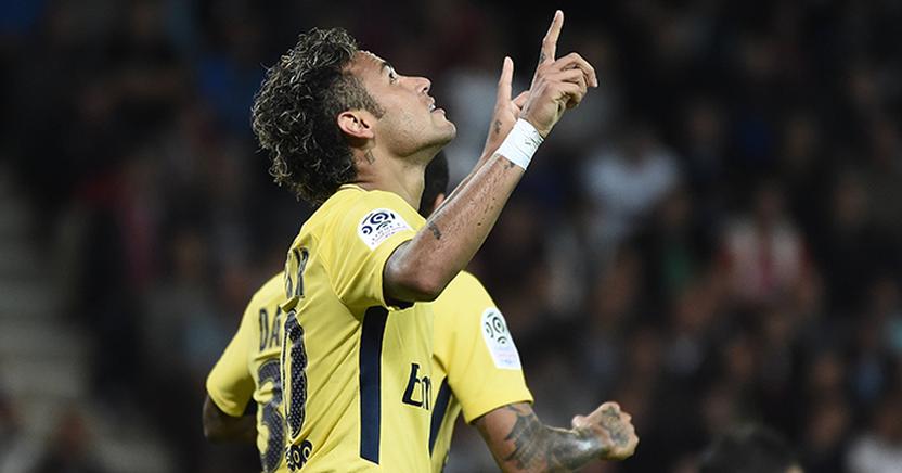 Ces montants interrogent. Est-ce vraiment un bon investissement ou une folie des grandeurs ? Le cas de Coutinho par exemple illustre bien le risque : acheté 145 millions d’euros par Barcelone, il n’a jamais vraiment atteint les sommets espérés. Cela invite à réfléchir sur l’équilibre frontière entre valeur sportive et économique.