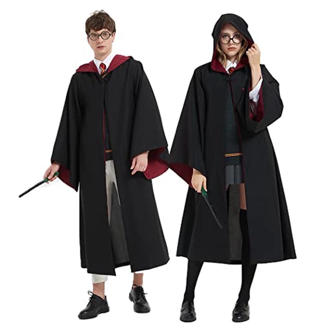 Le Costume Scolaire : Robes Ouvertes et Uniformes Cachés