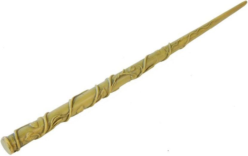 Les Snatchers, ces chasseurs de primes cruels à la solde des Mangemorts, confisquent la baguette d’Hermione (et les autres baguettes du trio, évidemment). Cette confiscation marque un tournant majeur. Hermione perd son outil magique principal.Et son destin est incertain à partir de là.