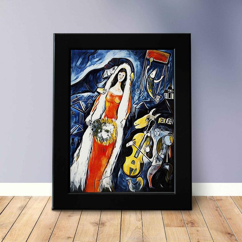 Chagall ne se contente pas de peindre une femme sur le point de se marier : il crée un symbole vibrant, universel et chargé de sentiments multiples.