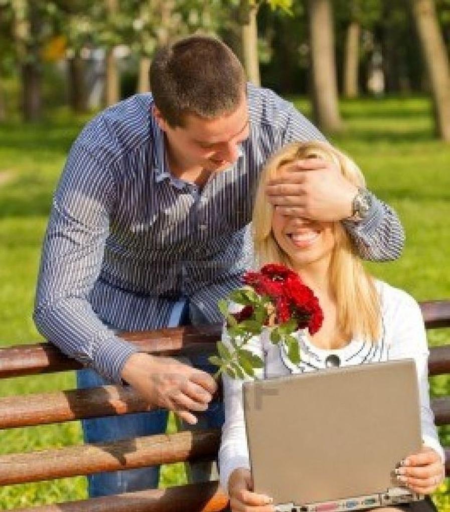 Empiler des reproches comme on empilerait les assiettes sales, c’est la recette pour une dispute assurée. La première astuce pour entretenir un couple joyeux et passionné est decalmer ses réactions. Respirer un bon coup avant de répondre à une remarque ou un geste qui blesse évite beaucoup de conflits inutiles.