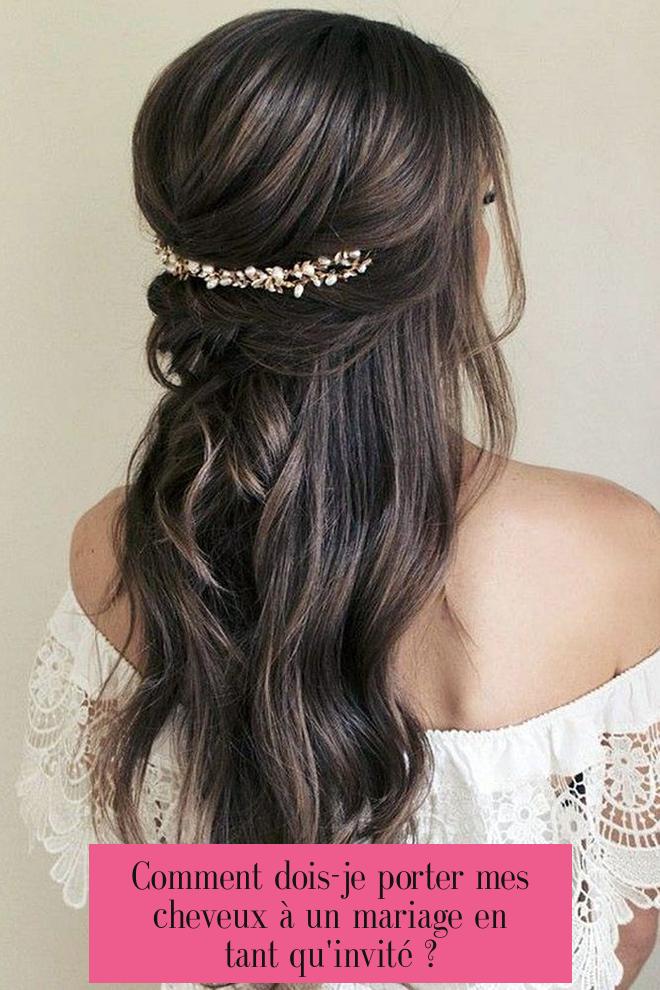 Comment dois-je porter mes cheveux à un mariage en tant qu'invité ?