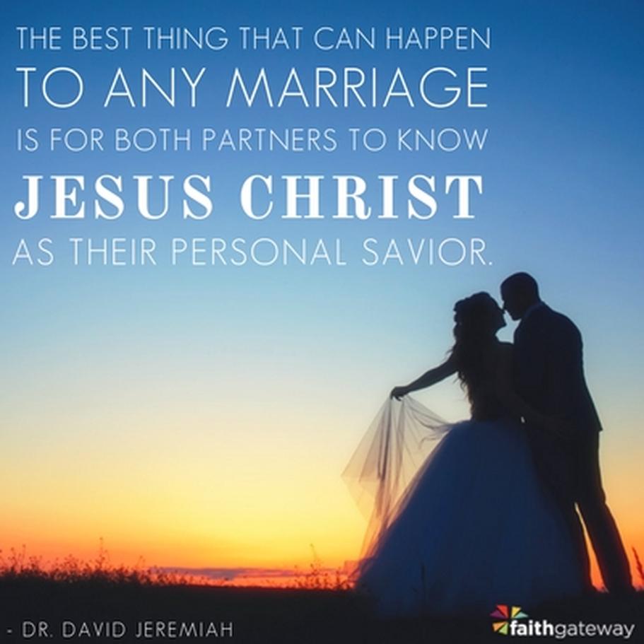 Jésus confirme que la création contempla deux sexes distincts, homme et femme, destinés à s’unir. Toute altération de cette structure est perçue comme un désordre vis-à-vis du dessein divin. Cette vision sert de fondement à ses positions sur le mariage et la sexualité.