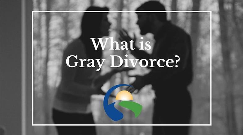 Un "grey divorce" désigne le divorce qui survient généralement après 50 ans, souvent après plusieurs décennies de mariage. Ce phénomène croissant touche principalement les couples d'âge mûr qui choisissent de se séparer en dépit d'années passées ensemble.
