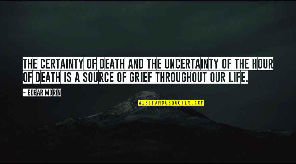 Alors, qu’est-ce qui rendmors certa, hora incertasi spéciale ? La réponse est dans sa simplicité et sa beauté concise. Cette phrase ancre la certitude de la mort tout en soulignant l’imprévisibilité de son moment. C’est un rappel souvent utilisé sur des épitaphes ou dans la philosophie pour inciter à profiter du présent.