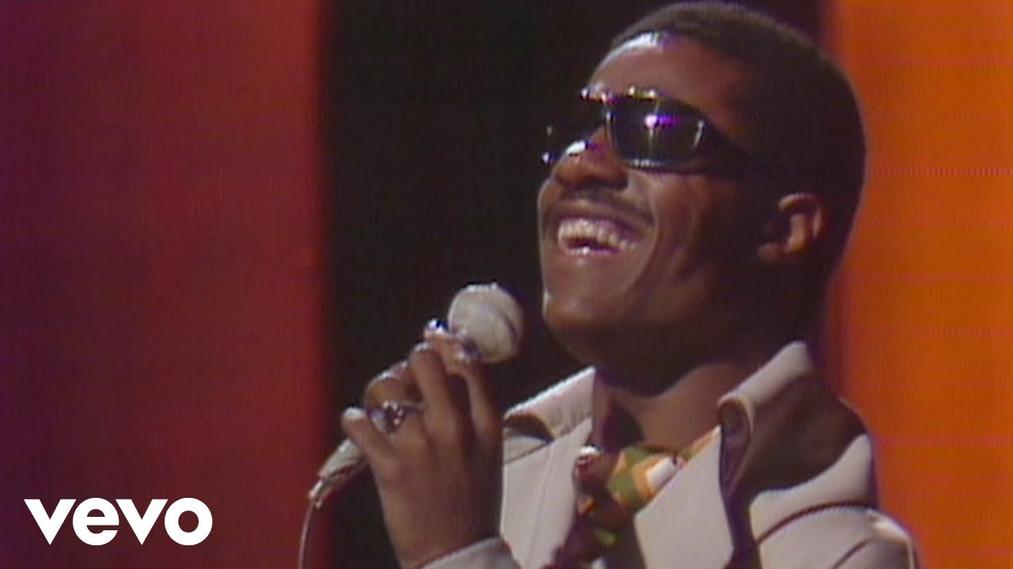 Henry Cosby a également produit l’enregistrement, en assurant un son cohérent avec l’identité Motown.