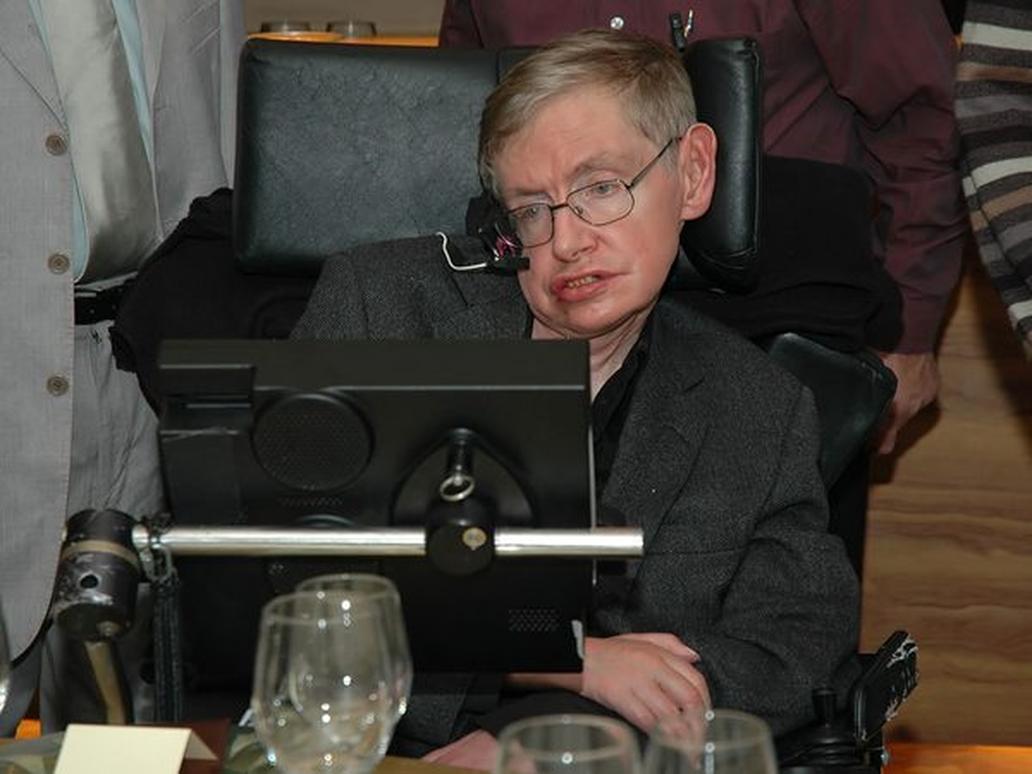 Les technologies assistives : comment Hawking continuait à travailler