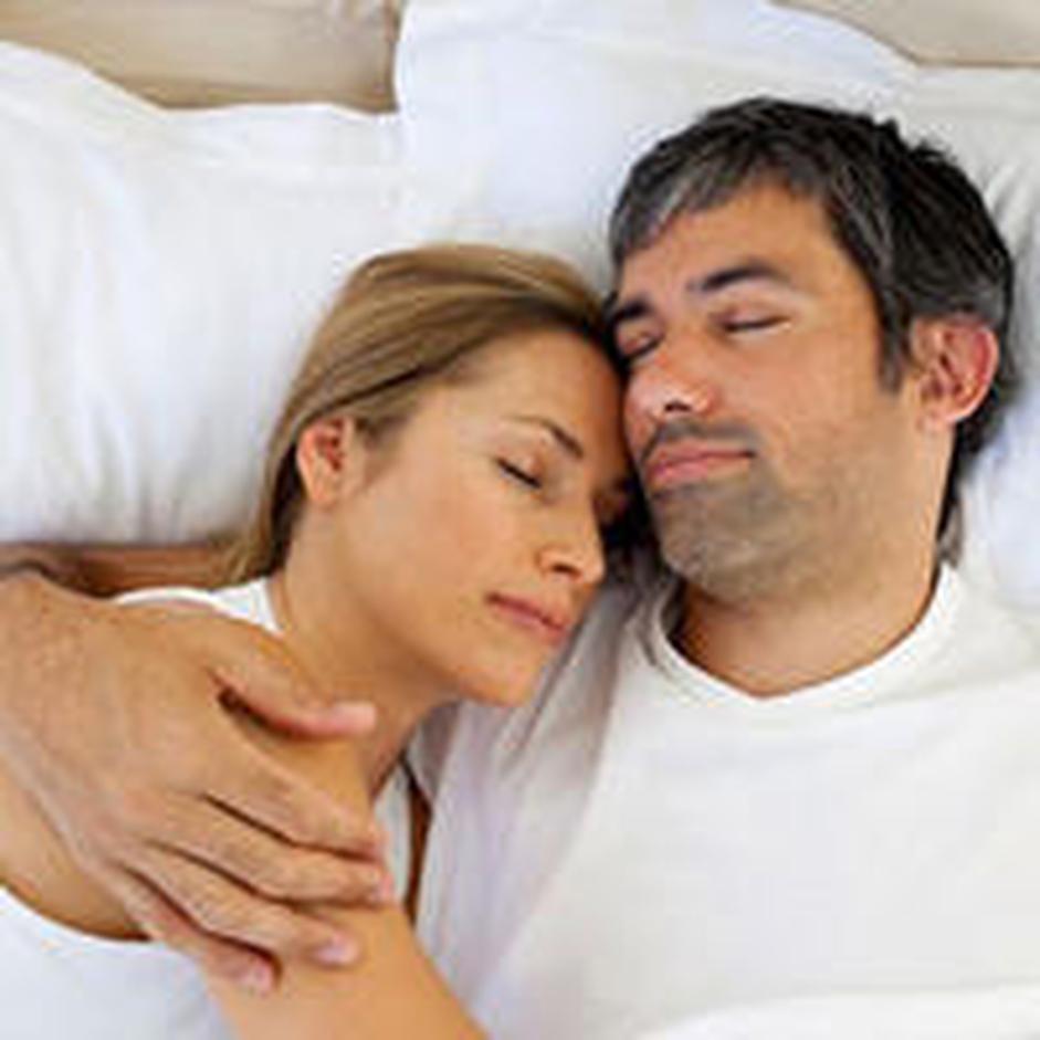 À quelle fréquence une épouse devrait-elle dormir avec son mari ?