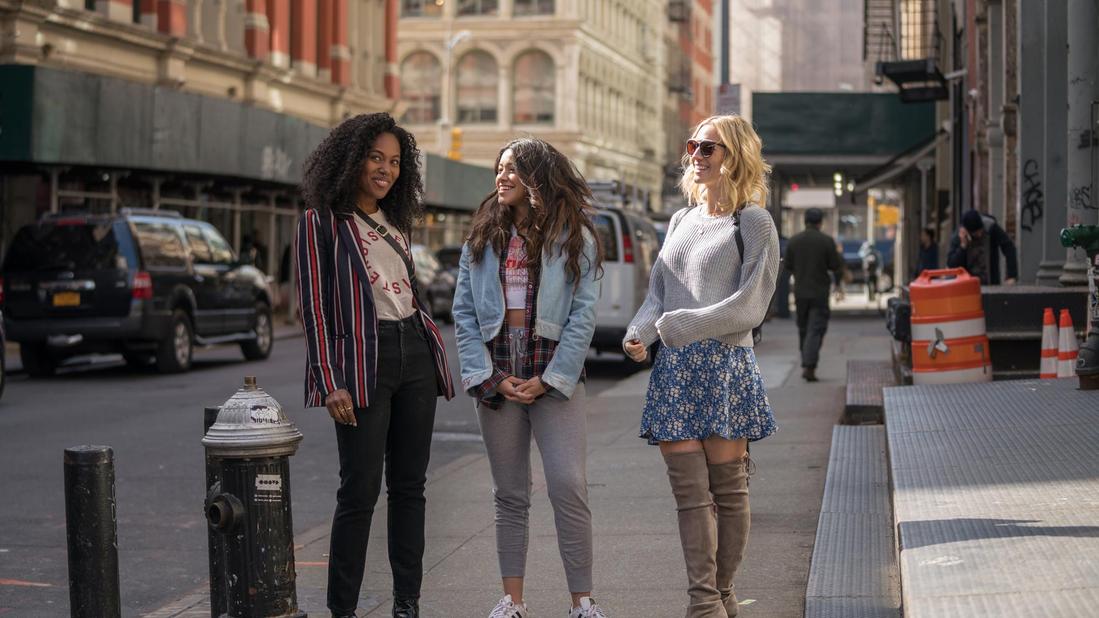 Les 10 films les plus romantiques sur Netflix séduisent grâce à des histoires touchantes, des personnages attachants et des genres variés allant de la comédie romantique au drame intense.Ces films explorent l’amour sous différents angles, offrant à chaque spectateur un moment d’émotion unique.