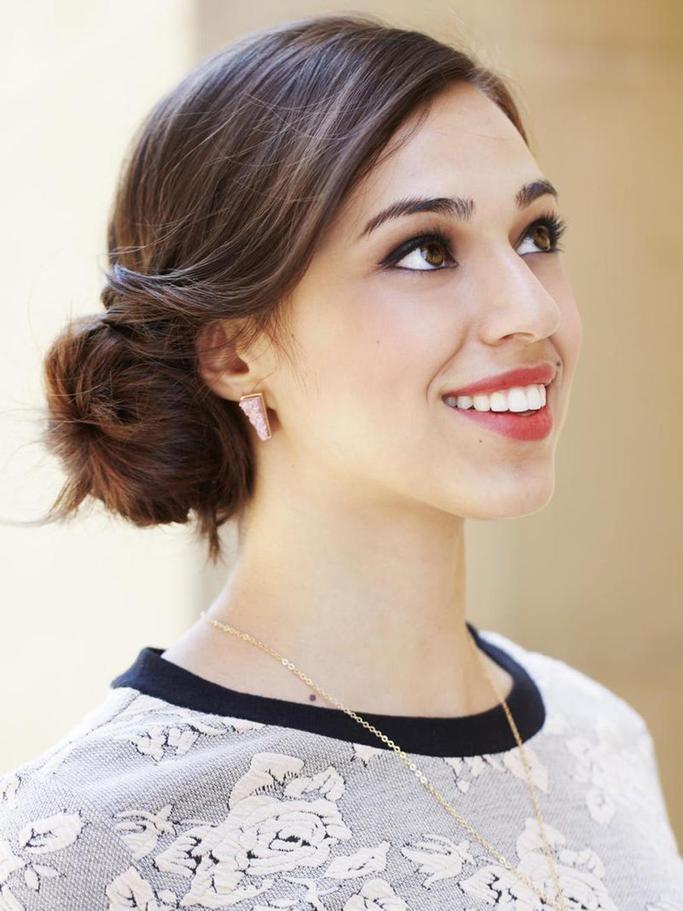 5. Le facteur coupe : adapter le chignon à sa longueur