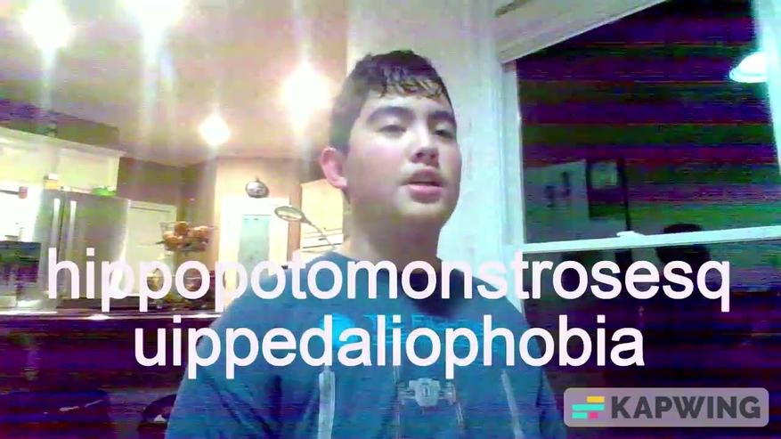 Il faut diviser le mot en syllabes : hip-po-pot-o-mon-stro-ses-quip-ped-a-li-o-pho-bi-a. Chaque syllabe doit être prononcée lentement et clairement.