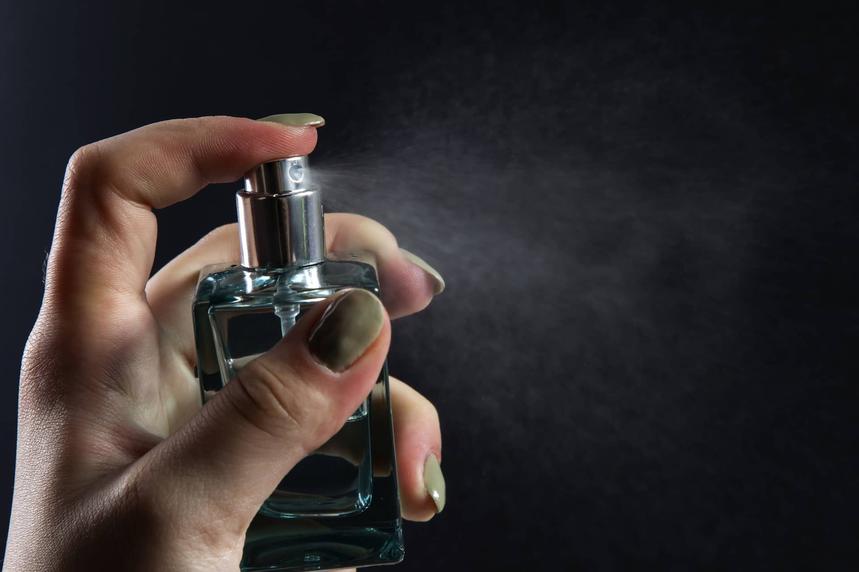 L’équation de la rareté : pourquoi certaines odeurs valent-elles de l’or ?